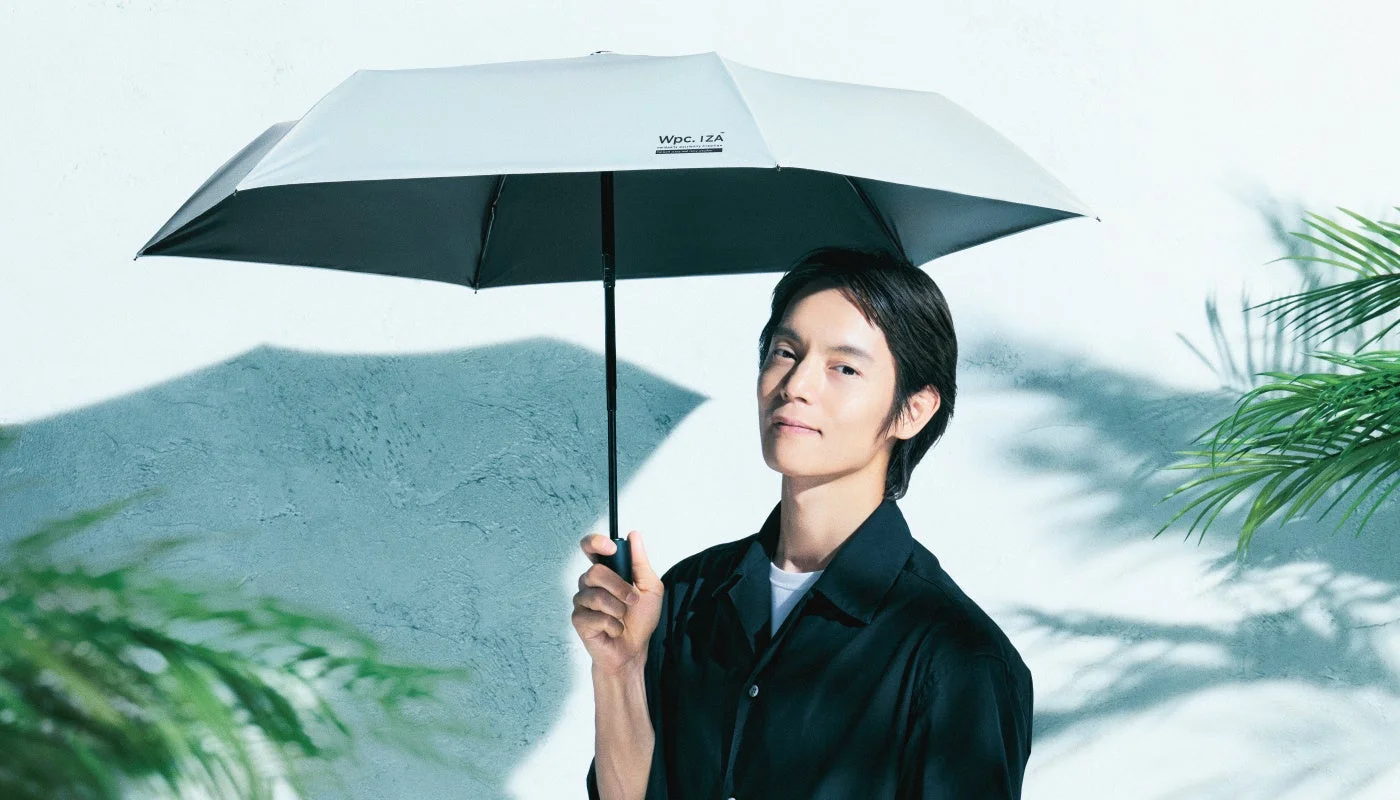 モノトーンで都会的な窪田正孝さん